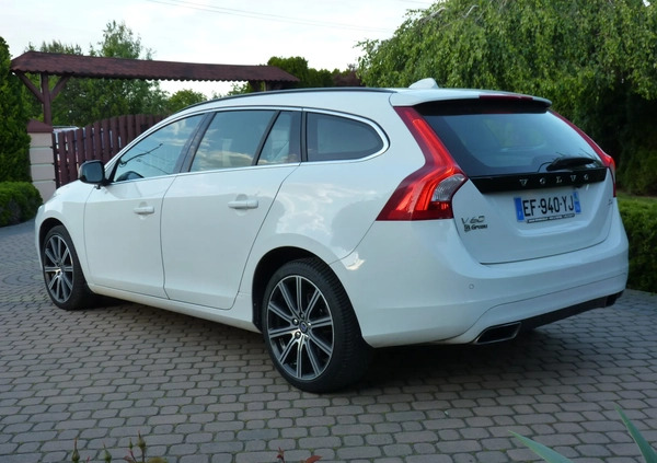 Volvo V60 cena 44500 przebieg: 299900, rok produkcji 2016 z Kraśnik małe 106